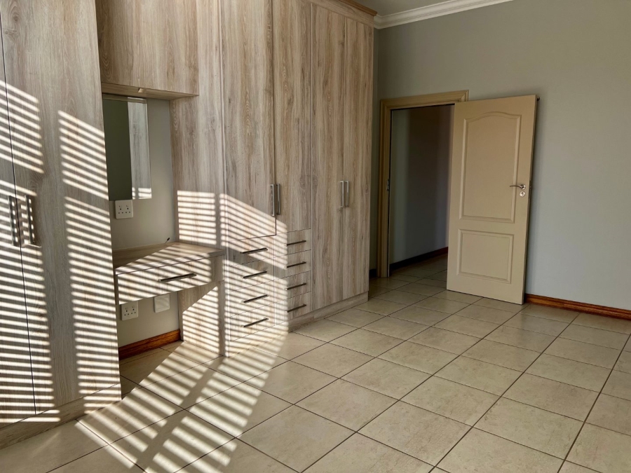 2 Bedroom Property for Sale in Xanadu North West